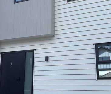 Ready to move in cozy 3bedroom house in school zon - Photo 1