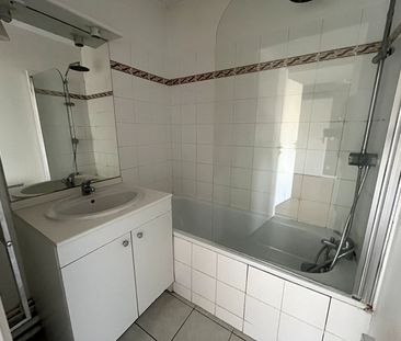 Location Appartement 2 pièces 38m² LILLE 59000 - Photo 3
