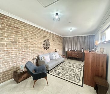 Modern and Low Maintenance living in Peaceful Elderslie - Photo 1