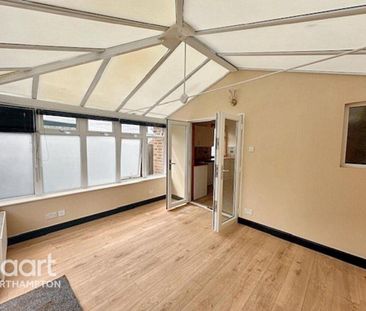 3 bedroom detached house to rent - Photo 3