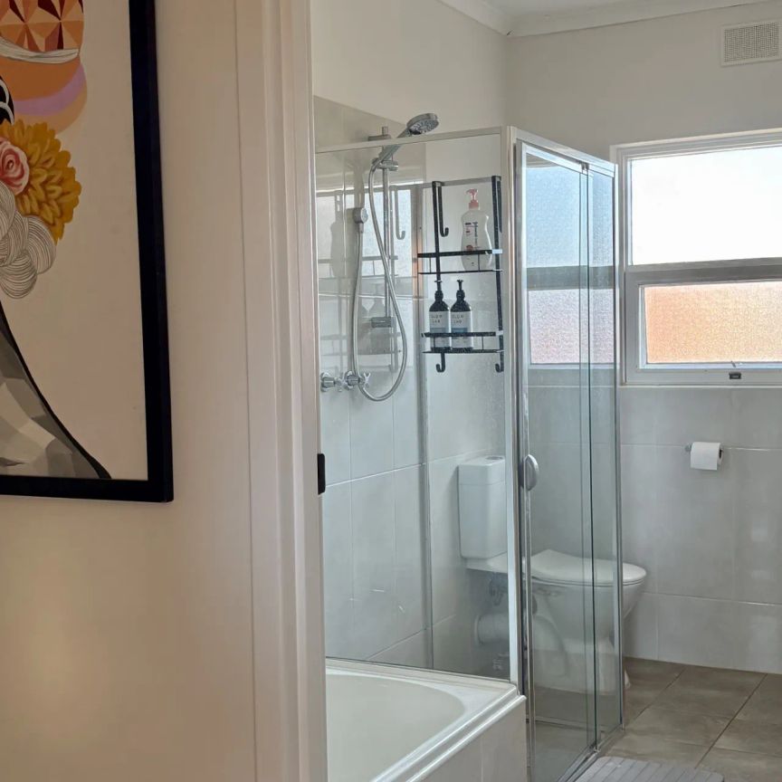 Ideal for extended stays, this accommodation is perfect for those relocating or business professionals seeking a corporate stay. - Photo 1