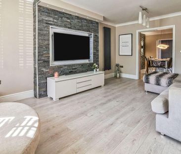 4 bedroom detached house to rent - Photo 2