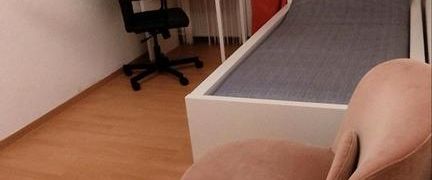 Voll möbliert WG Zimmer zu vermieten. Bushaltestelle in 2min - Photo 1