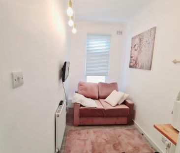 1 bedroom in a house share to rent - Photo 5