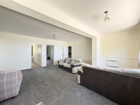 3 bedroom bungalow to rent - Photo 4