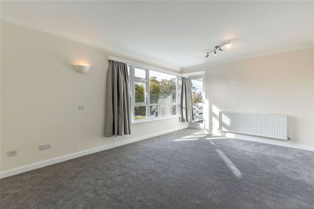 Chesterfield Court, Cranes Park, Surbiton, Surrey, KT5 flat to rent - Photo 2