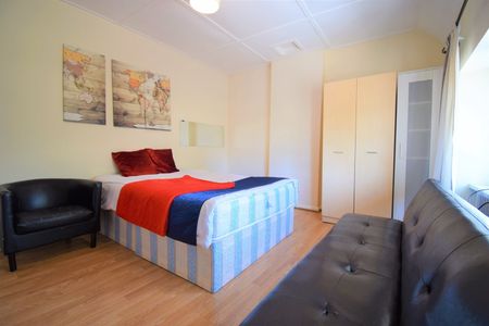 Room in a Shared House, Taylors Green, W3 - Photo 2