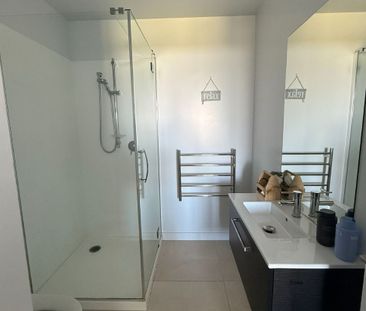 Lock up and leave - Photo 2