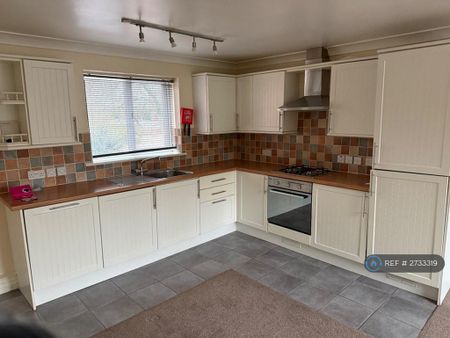 2 bedroom flat to rent - Photo 4