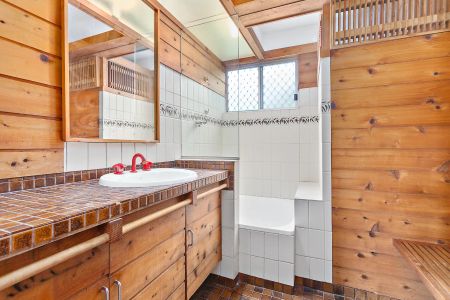 Character Cottage in a great location! - Photo 5