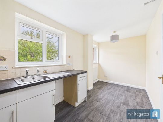 Churchill House, Tyersal Lane, Bradford, West Yorkshire, BD4 - Photo 1