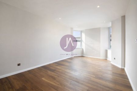 3 bedroom Flat to rent in Manor House Court, 11, Warrington Gardens, London, Maida Vale, W9 - Photo 5