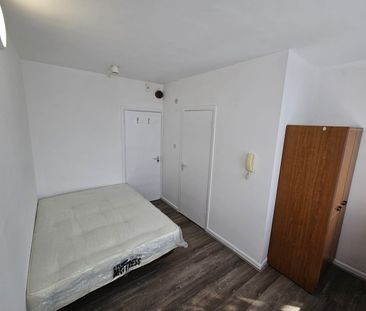 Studio Flat, Greenwood House, N22 - Photo 5