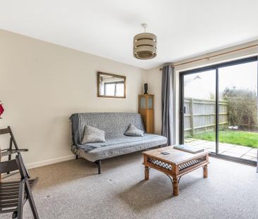 2 bedroom end of terrace house to rent - Photo 1