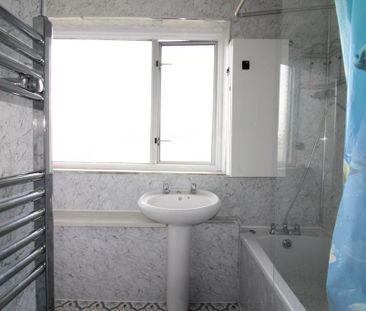 3 bedroom flat to rent - Photo 5