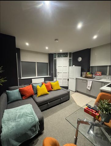 1 Bed Flat, Queens Point, S1 - Photo 3