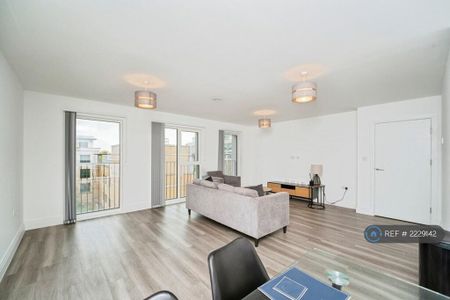 Charleston House, Randall Place, Uxbridge, UB8 - Photo 3