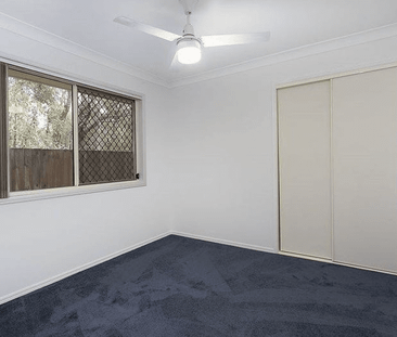 Family Living in a Convenient Calamvale Location - Photo 2
