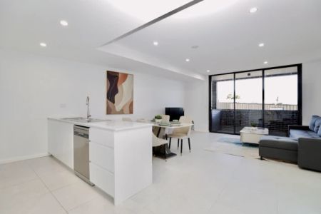 1 bed 1 bath - Photo 2