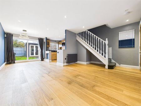 Briar Close, Hampton, Middlesex, TW12 - Photo 3