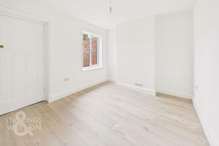 2 bedroom semi-detached bungalow to rent - Photo 3