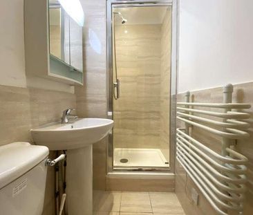 Ferry Lane, Wraysbury, Staines-upon-thames, Berkshire, TW19 - Photo 5