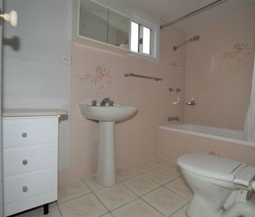 CENTRAL 2 BEDROOM RENOVATED HOME - Photo 5