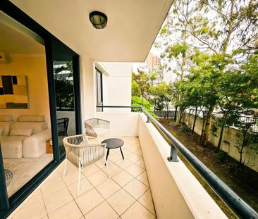 Modern North-Facing Apartment with Study for Rent - Photo 1