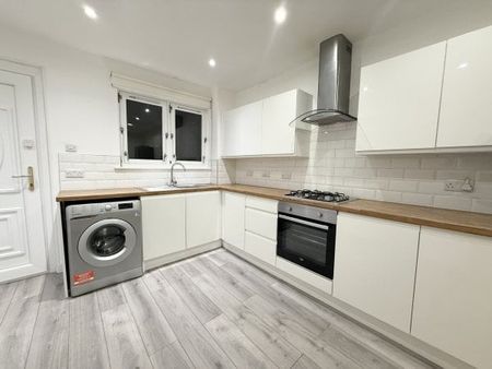 Stirling Drive, Glasgow, G74 - Photo 3