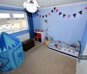 4 bedroom semi-detached house to rent - Photo 4