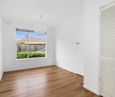 Register To Inspect // Stylish, Spacious & Exceptionally Convenient... - Photo 3