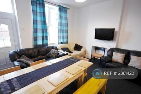 5 bedroom end of terrace house to rent - Photo 2