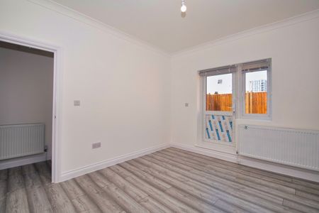 1 Bed Flat, Lower Clapton Road, E5 - Photo 3
