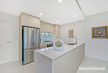 Luxury Apartment in the heart of Rouse Hill - Photo 4