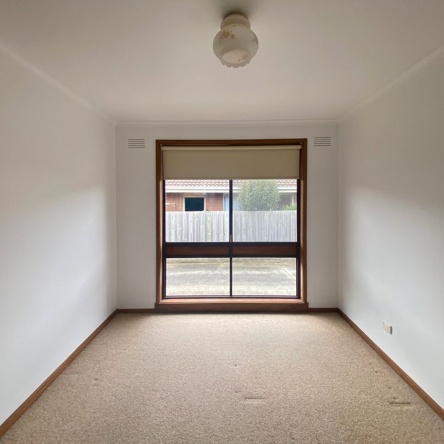 1/12 Staverly Road, Herne Hill - Photo 1