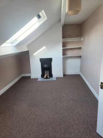 4 bedroom semi-detached house to rent - Photo 4