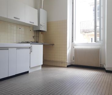 Location Appartement 2 pièces 43m² BORDEAUX 33000 - Photo 4