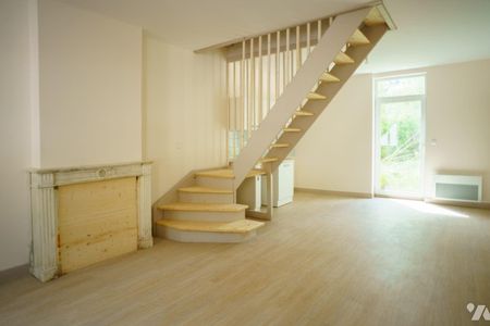A LOUER à SOLRE LE CHATEAU disponible au 1er juin Maison de 81,5 m2 comprenant : - au rez-de-... - Photo 5