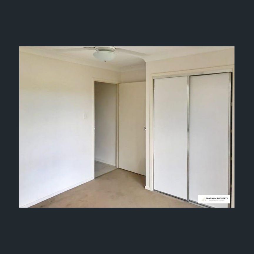 Beautiful FOUR bedroom home in lovely estate! - Photo 1