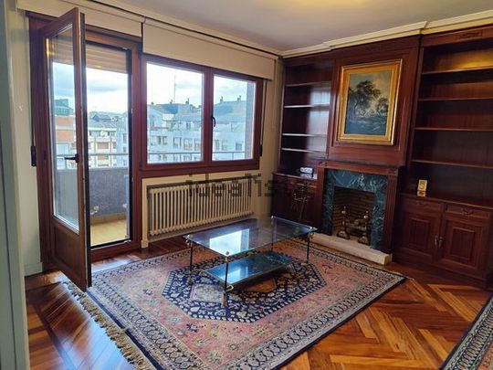 Alquiler de piso en Calle Andres Larrazabal, 1 - Photo 1