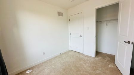 For Lease - 114 Blue Forest Crescent, Barrie, Ontario - Photo 3