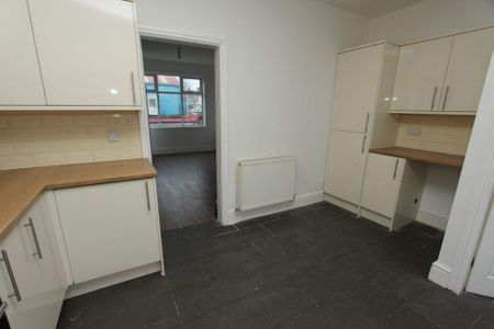 3 bedroom terraced house to rent - Photo 4
