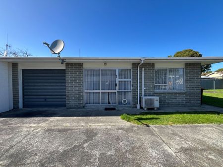 8B Bryant Street, Takaro, Palmerston North - Photo 2