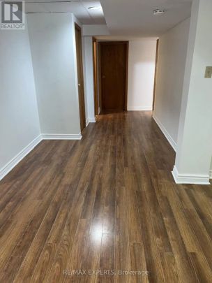 121 JACKMAN CRESCENT - Photo 1