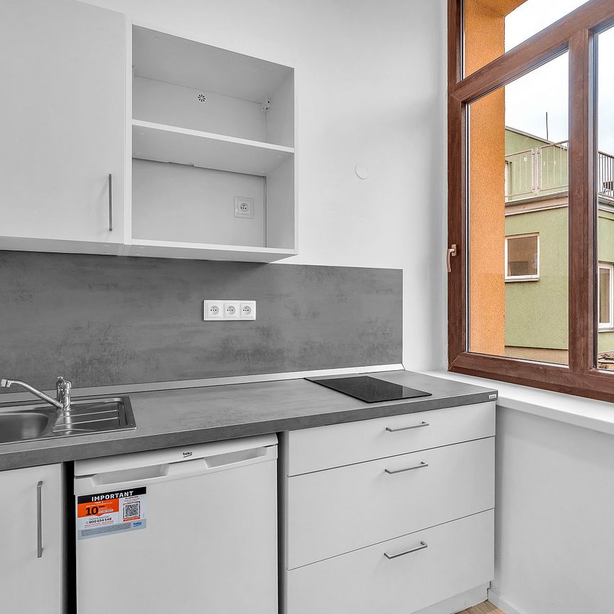 Pronájem bytu 1+kk 33 m² - Fotografie 1