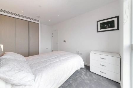 1 bedroom flat in Islington - Photo 3