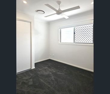AVAILABLE 18/12/26-3 BEDROOM 2 BATH TOWNHOUSE WITH DUCTED AIR - Photo 3