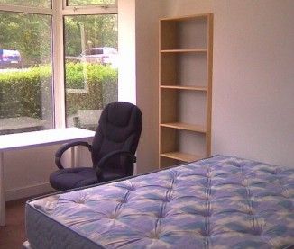 Superb 4 Bed Student House - Photo 1