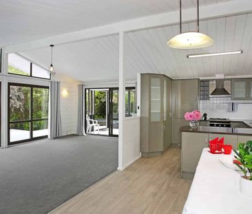 Stunning Estuary Views & Modern Living in Waiuku - Photo 1