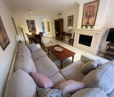 Luxury penthouse for rent in Marbella, Andalusia - Photo 4